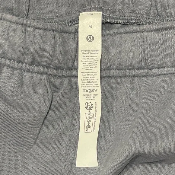 NWT Lululemon Mens Scuba Mid-Rise Oversized Cargo Short 9" Size M Solar Grey - Picture 4 of 5